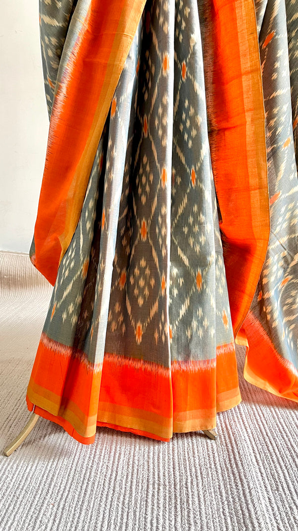'VARNITA' Handwoven Pochampally Ikat Cotton Saree