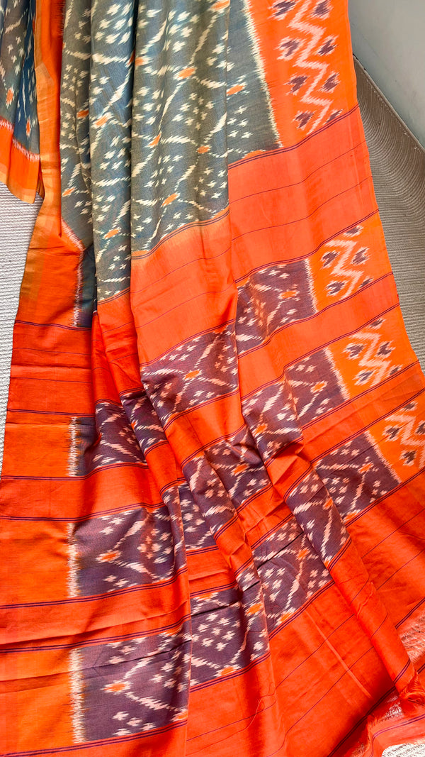 'VARNITA' Handwoven Pochampally Ikat Cotton Saree