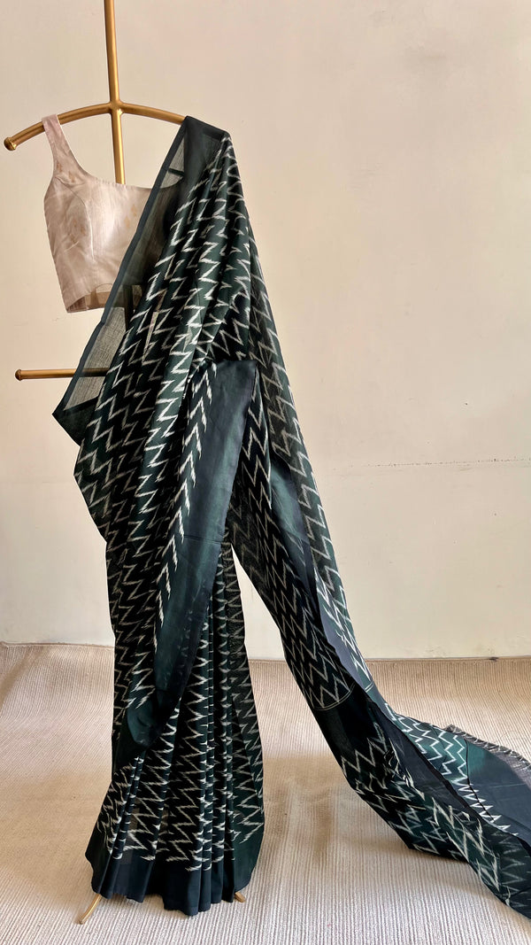 'HARIPRIYA' Handwoven Pochampally Ikat Cotton Saree