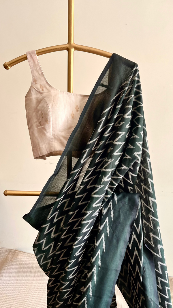 'HARIPRIYA' Handwoven Pochampally Ikat Cotton Saree