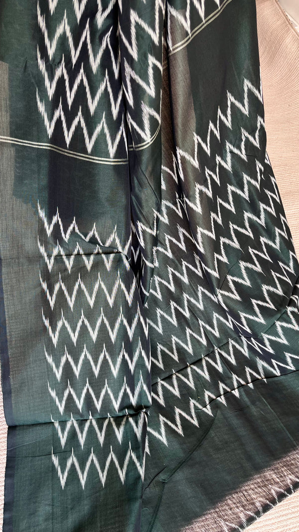'HARIPRIYA' Handwoven Pochampally Ikat Cotton Saree
