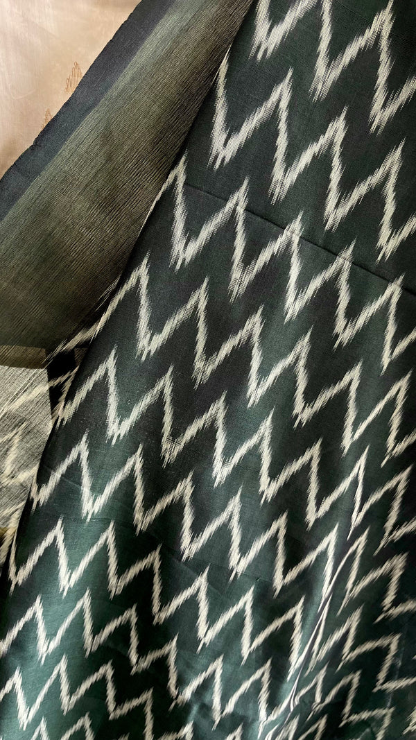 'HARIPRIYA' Handwoven Pochampally Ikat Cotton Saree