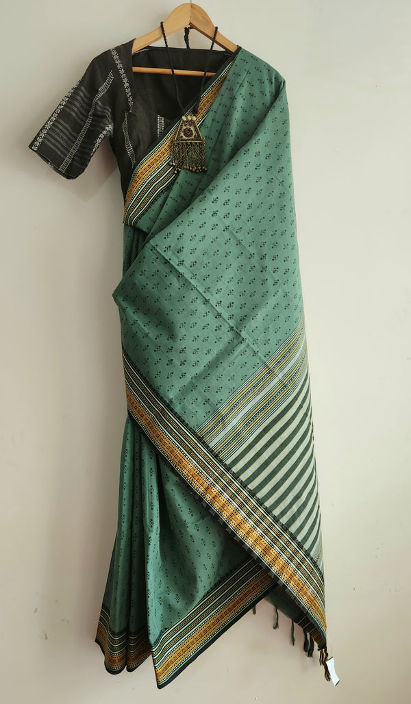 'JHUMPA' Hand block printed Begumpuri