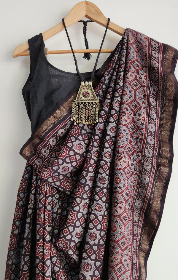 'SIKANDAR BEGUM: Black' Ajrakh on handwoven Maheshwari