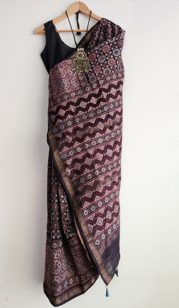 'SIKANDAR BEGUM: Black' Ajrakh on handwoven Maheshwari