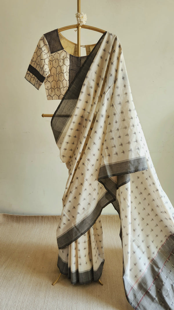 'TANGĒDU' Handwoven Pochampally Ikat Cotton Saree