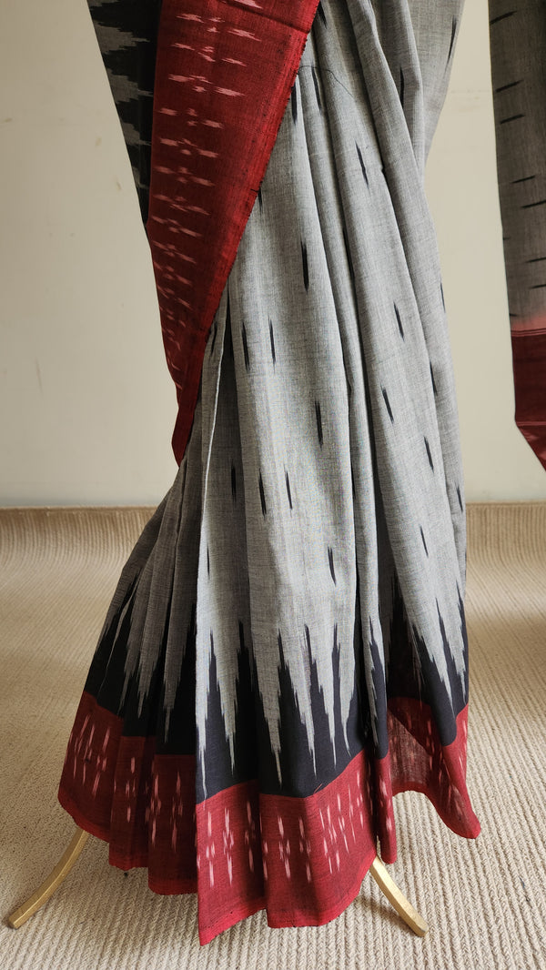 'SOGUSULACHETTU' Handwoven Pochampally Ikat Cotton Saree