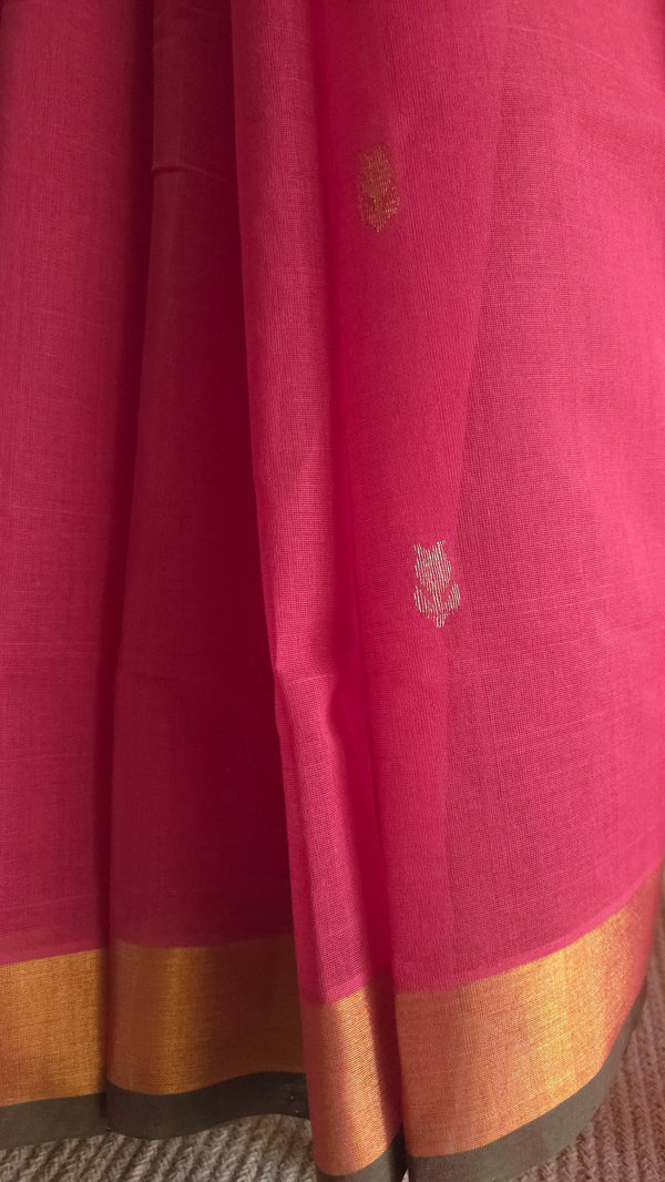 'PAVIKA:Red' Handwoven Venkatagiri Cotton Saree