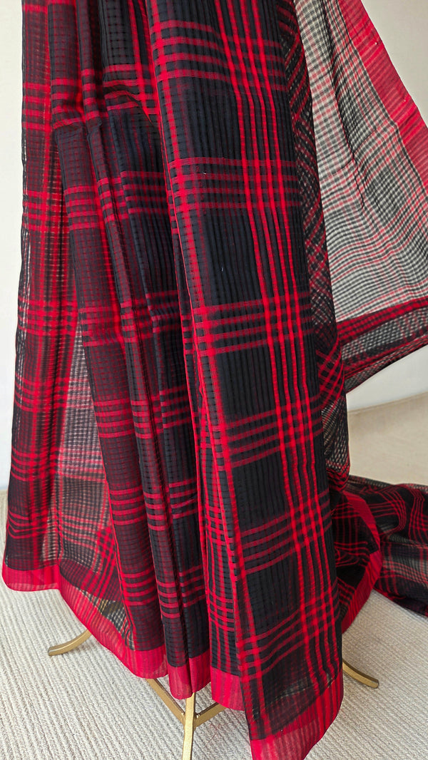 'KOHL & KUMKUM' Handwoven Mangalagiri Cotton Saree