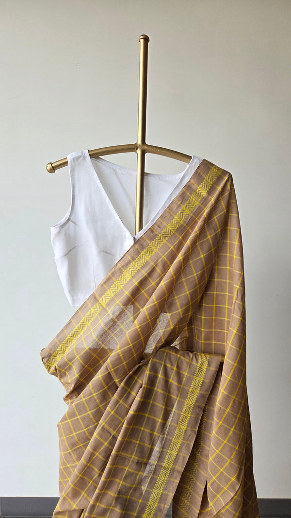 'SHORSHE ILISH' Handwoven Begumpuri Saree