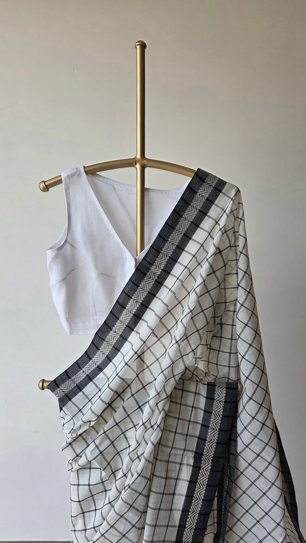 'DORA: White' Handwoven Begumpuri Saree