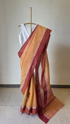 'SHIULI TOLA: Dusty Rose' Handwoven Cotton Dhonekhali Saree