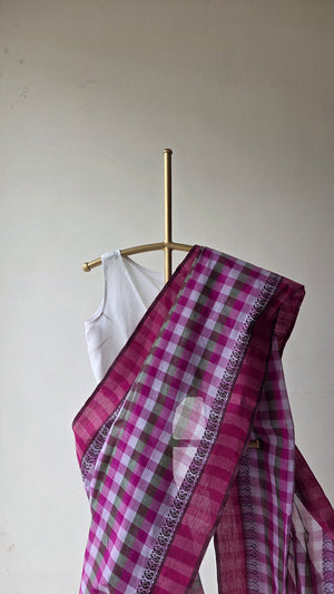'KULER ACHAR: Magenta' Handwoven Cotton Dhonekhali Saree