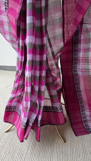'KULER ACHAR: Magenta' Handwoven Cotton Dhonekhali Saree