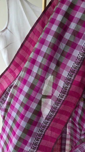 'KULER ACHAR: Magenta' Handwoven Cotton Dhonekhali Saree