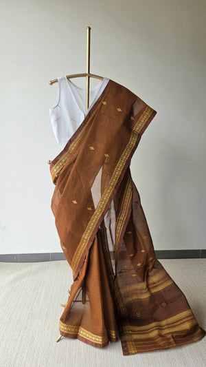 'GOLPER JHURI: Brown Ochre' Handwoven Cotton Dhonekhali Saree