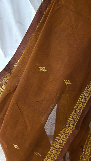 'GOLPER JHURI: Brown Ochre' Handwoven Cotton Dhonekhali Saree