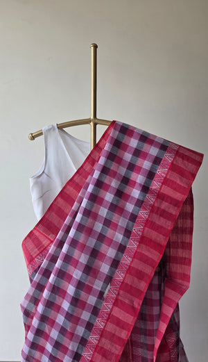 'KATHA-KOLI: Magenta' Handwoven Cotton Dhonekhali Saree