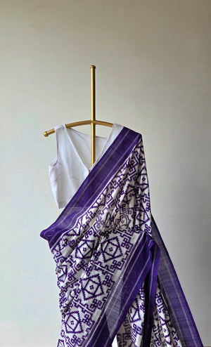 'CHROMA' Handwoven Pochampally Double Ikat Cotton Saree