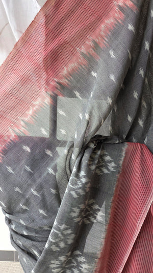 'CONTRAST' Handwoven Pochampally Ikat Cotton Saree