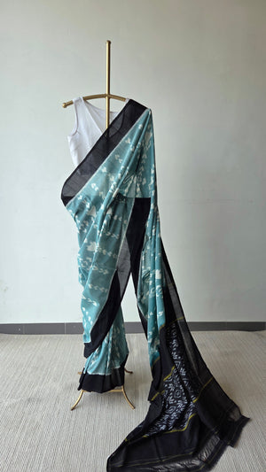 'TONE' Handwoven Pochampally Ikat Cotton Saree