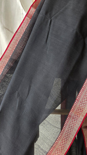 'KALI' Handwoven Mangalagiri Cotton Saree