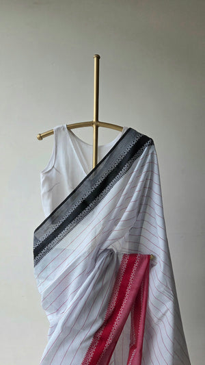 'SHWETIKA' Handwoven Cotton Dhonekhali Saree