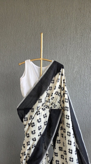 'INKWELL' Handwoven Pochampally Ikat Cotton Saree