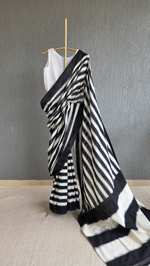 'LINEAR RHYTHM' Handwoven Pochampally Ikat Cotton Saree