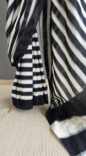 'LINEAR RHYTHM' Handwoven Pochampally Ikat Cotton Saree