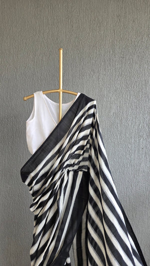 'LINEAR RHYTHM' Handwoven Pochampally Ikat Cotton Saree