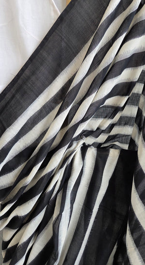'LINEAR RHYTHM' Handwoven Pochampally Ikat Cotton Saree