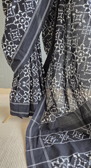'PIXELATE' Handwoven Pochampally Ikat Cotton Saree