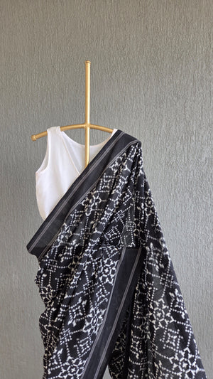 'PIXELATE' Handwoven Pochampally Ikat Cotton Saree