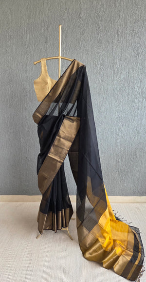 'GHAT' Handwoven Silk-Cotton Maheshwari Saree