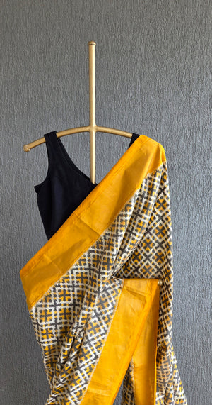 ‘RACHAKONDAL’ Handwoven Pochampally Ikat Silk Saree