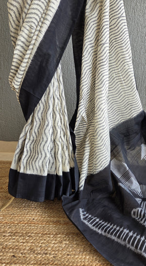 'REFRACTION' Handwoven Pochampally Ikat Cotton Saree