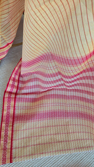 'SUHASINI' Handwoven Cotton Dhonekhali saree