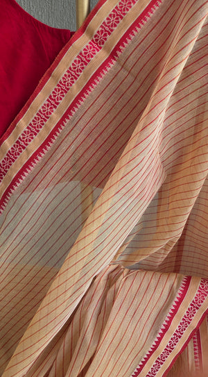 'SUHASINI' Handwoven Cotton Dhonekhali saree