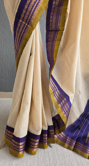 'SPHATIK' Handwoven Cotton-Kuttu Gadwal Saree