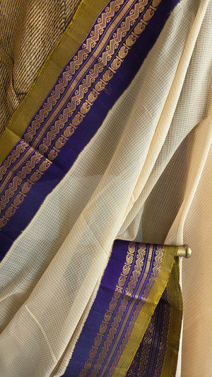 'SPHATIK' Handwoven Cotton-Kuttu Gadwal Saree