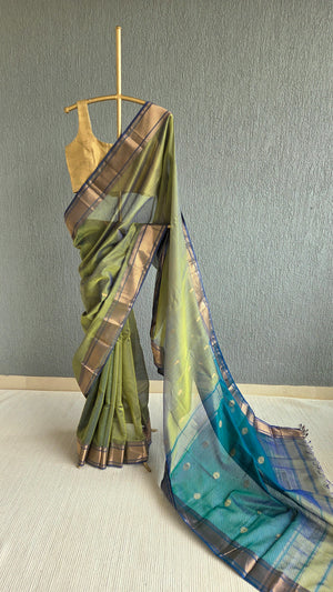 'AVYUKTA: GREEN DUAL-TONED' Handwoven Silk-Cotton Maheshwari Saree