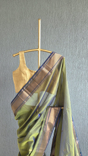 'AVYUKTA: GREEN DUAL-TONED' Handwoven Silk-Cotton Maheshwari Saree