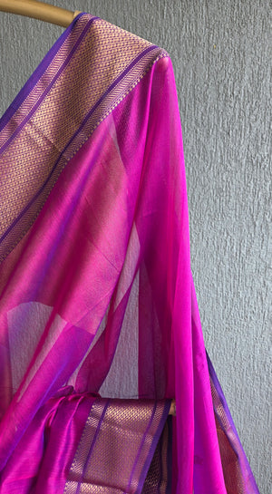 'AVYUKTA: PINK DUAL-TONED' Handwoven Silk-Cotton Maheshwari Saree