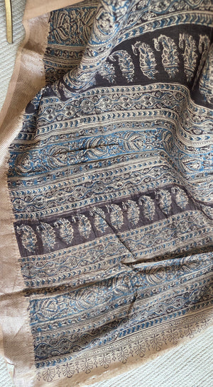 'NELA SAMPANGI' Kalamkari on Handwoven Mangalagiri saree