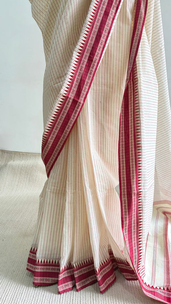 'JYOTSNA: Cream' Handwoven Begumpuri Cotton Saree