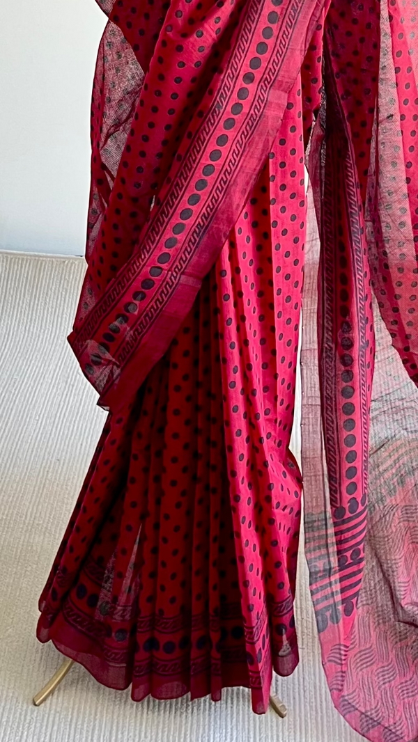 'VRITTA : Maroon' Mangalagiri Cotton Saree