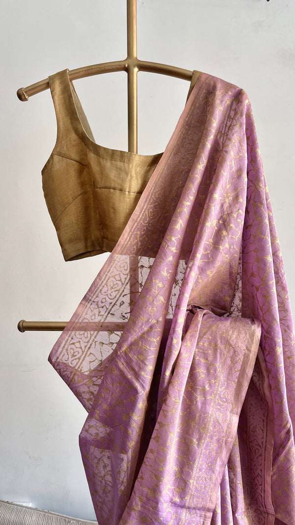 'CHANDELLAS' Handwoven Tissue Maheshwari Saree