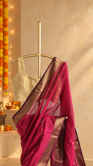 'DHANALAKSHMI: RASPBERRY' Handwoven Silk-Cotton Maheshwari Saree