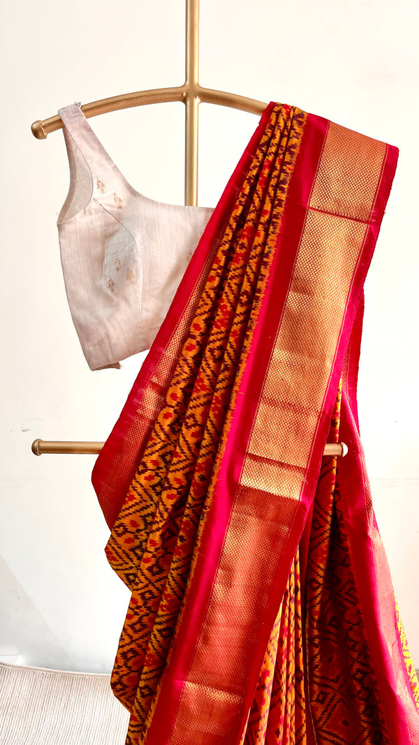 'VARNIKA' Handwoven Pochampally Silk Saree
